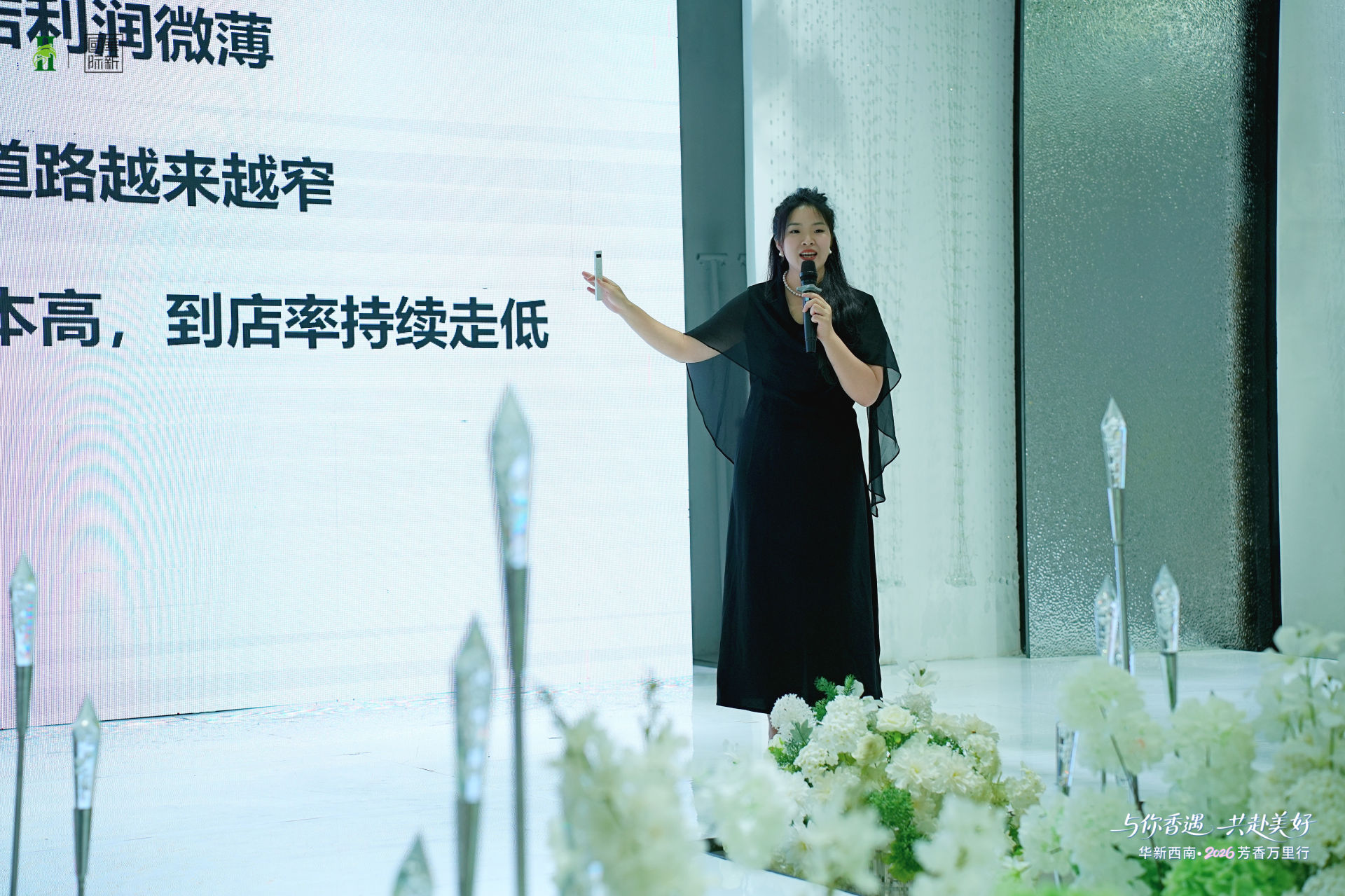 AIV215873ad8df0b2715.jpg
